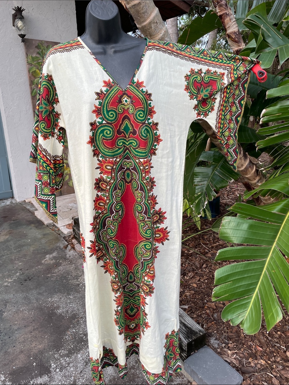 vintage 70s Dashiki  caltan with pointed bell sleeve